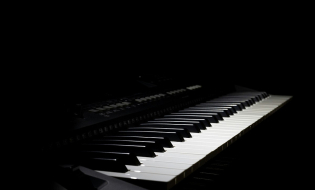 Как выбрать цифровое пианино для обучения ребенка?