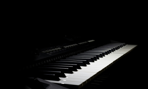 Как выбрать цифровое пианино для обучения ребенка?