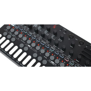 Sonicware ОЖИВЛЯЕТ 8-битные искажения Sonicware LIVEN 8bit warps