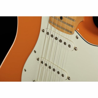 Серия Fender Player Strat MN Capri Fender Player Series Strat MN Capri
