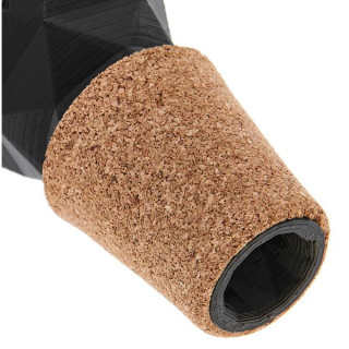 Хокинс отключает звук, тренируя немую трубу Hawkins Mutes Practice Mute Trumpet