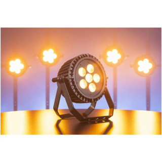 Уровень заряда батареи Varytec соответствует стандарту IP65 Varytec Battery Event Par IP65