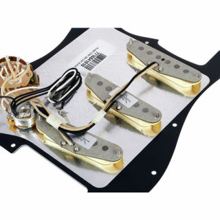 Накладка на крыло с предварительной проводкой ST 69 BK Fender Pre-Wired ST Pickguard 69 BK