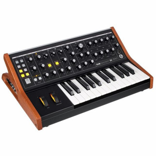 Аналоговый синтезатор Moog Subsequent 25 Moog Subsequent 25