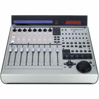 Mackie Control Universal Pro Набор №227531 Mackie Control Universal Pro Bundle №227531