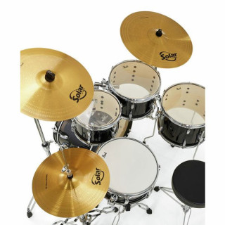 Pearl Roadshow 18" плюс черный как смоль Pearl Roadshow 18" Plus Jet Black