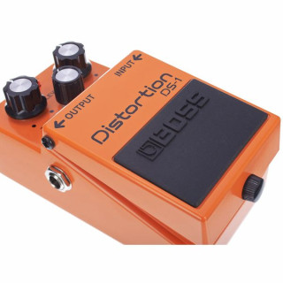 Искажение Boss DS-1 Boss DS-1 Distortion