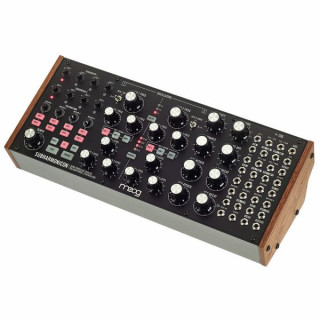 Субгармоникон Муга Moog Subharmonicon