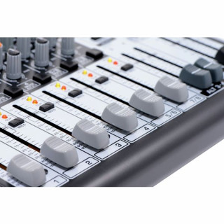 Микшер Behringer Xenyx X1204 USB Behringer Xenyx X1204 USB