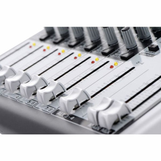 Микшер Behringer Xenyx Q1204USB Behringer Xenyx Q1204USB