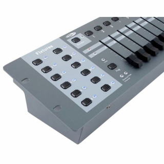 Настольный 16-канальный светильник Showtec SM-8/2 Showtec SM-8/2 16 Channel Light Desk