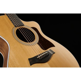 Taylor 212ce Ель/орех Taylor 212ce Spruce/Walnut