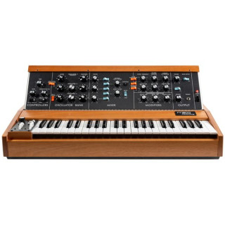 Moog Minimoog Модель D Edition Дуб Moog Minimoog Model D Mahagony Ed.