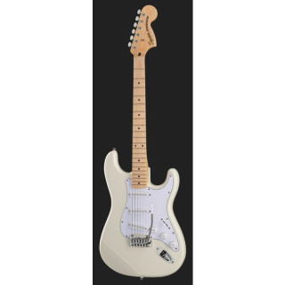 Стратегия сродства Сквайра к множеству ПОТОКОВ Набор №538742 Squier Affinity Strat MN OW Bundle №538742