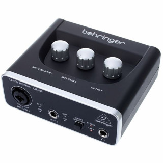 Behringer U-Phoria UM2 Behringer U-Phoria UM2