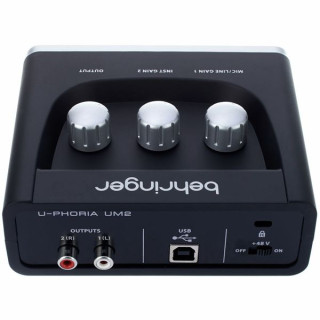 Behringer U-Phoria UM2 Behringer U-Phoria UM2