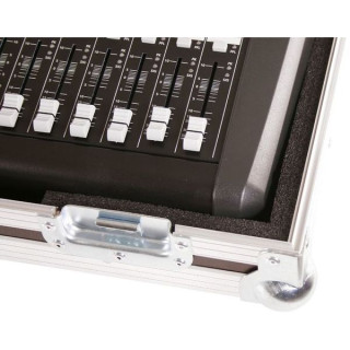 В случае f. Dynacord CMS-2200-3 Thon Case f. Dynacord CMS-2200-3