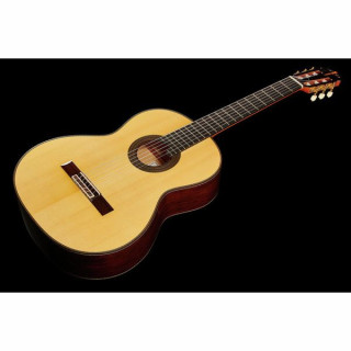 Классическая гитара Amalio Burguet Artesano Spruce w/ Case Amalio Burguet Artesano Spruce w/ Case