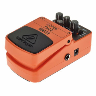 Behringer SF300 Super Fuzz Супер пушок Behringer SF300 Super Fuzz