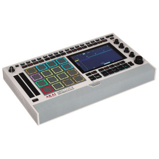 AKAI Professional MPC Live III Ретро AKAI Professional MPC Live III Retro